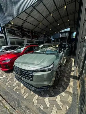 Honda Vezel Z Play Moonroof 2025