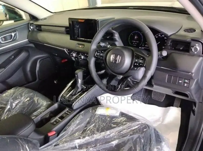 Honda Vezel RV5 – Z - Black 2025