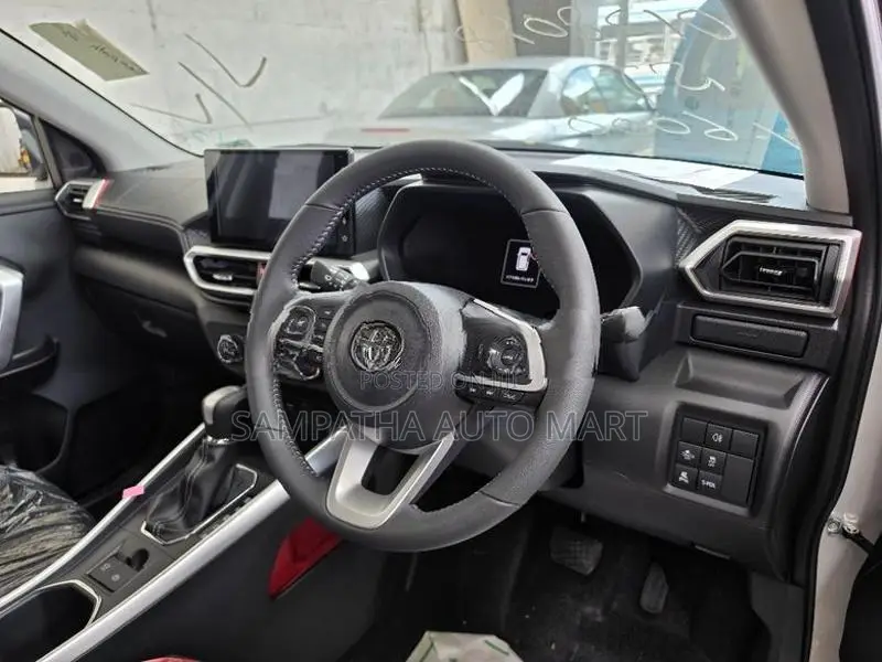 Toyota Raize Z HYBRID AUTO PARKIN 2026