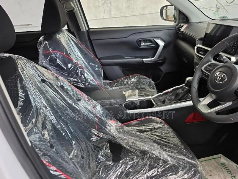 Toyota Raize Z HYBRID AUTO PARKIN 2026