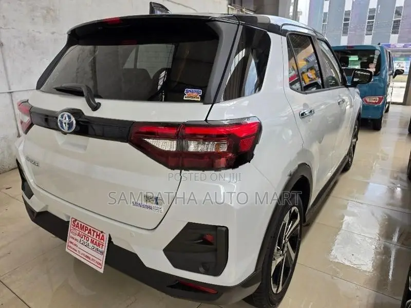 Toyota Raize Z HYBRID AUTO PARKIN 2026