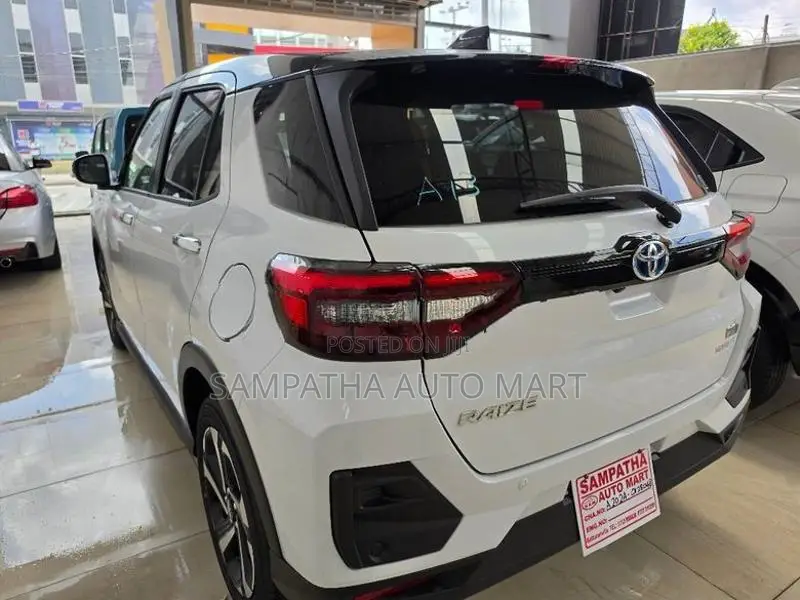 Toyota Raize Z HYBRID AUTO PARKIN 2026