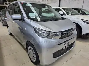 Mitsubishi eK Wagon M Grade Key Safety 2025