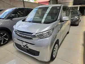 Mitsubishi eK Wagon M Grade Key Safety 2025
