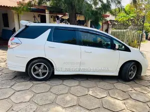 Honda Fit Shuttle 2014