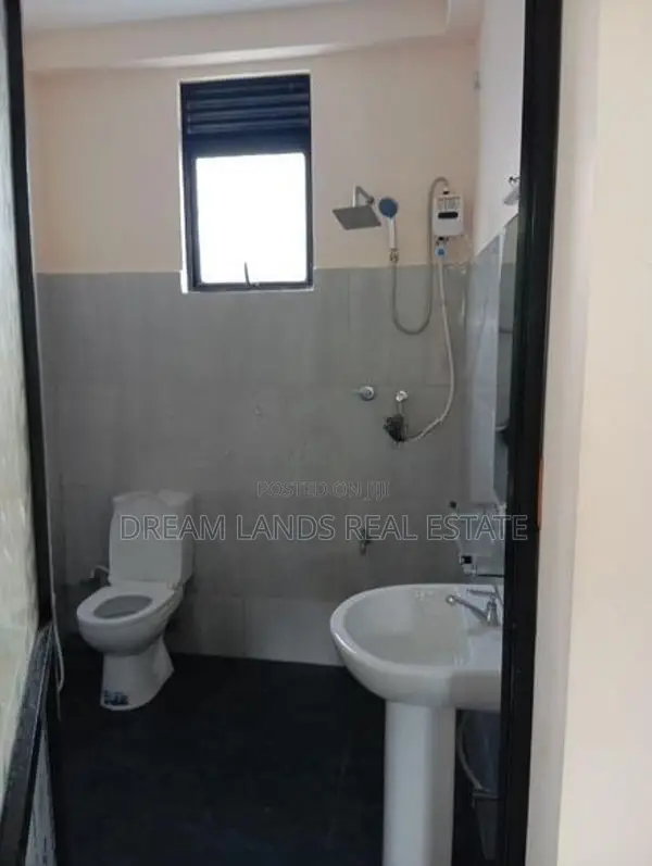 Upper floor apartment for rent batharamulla