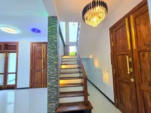 නවීන පන්නයේ සුකෝපබෝගී අලුත්ම තෙමහල් නිවස විකිනීමට - කහතුඩුව
