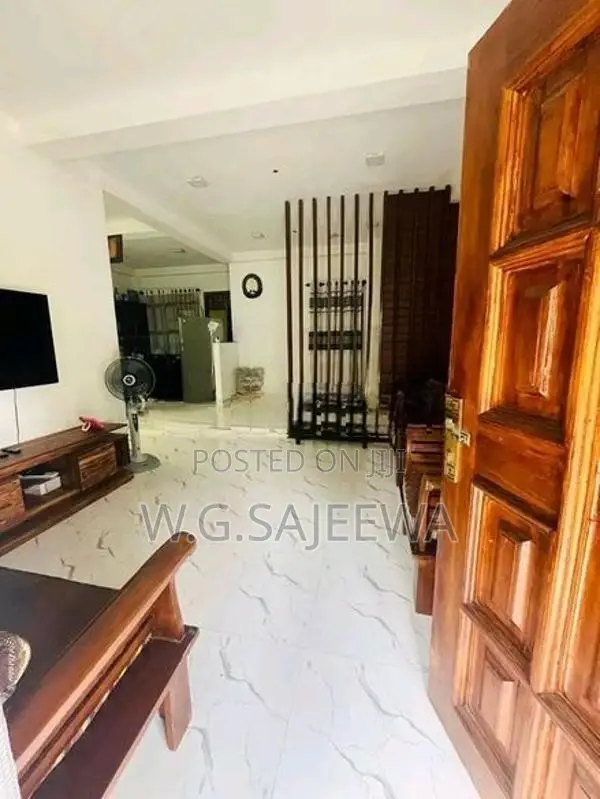 Single House Sale in Ganemulla Town