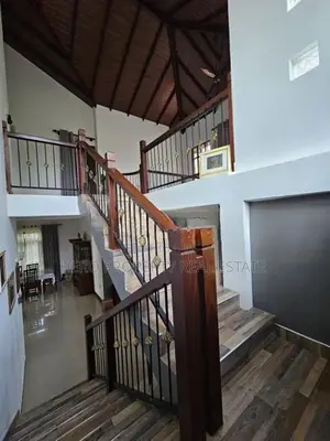 HCHR052 - Luxury Two Story House For Rent in Kochchikade