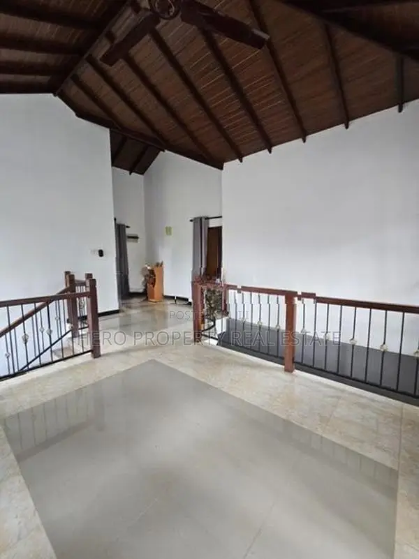 HCHR052 - Luxury Two Story House For Rent in Kochchikade