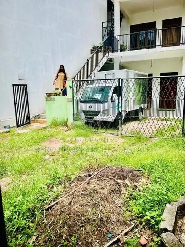 Modern House for Sale in Athurugiriya