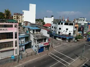 House For Sale Facing Main Road Punchi Borella Colombo 10 [ 2243C ]