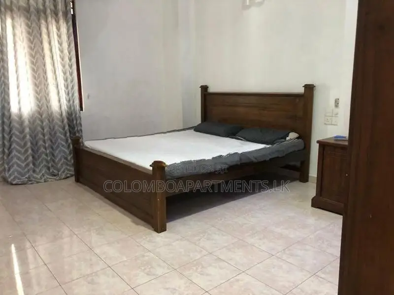 Short-Term Apartment Rental Available in Wellawatta. Code: (CSH302)