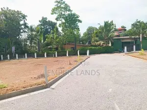 ජා ඇල ඒකල මිනුවන්ගොඩ 5 පාරට ඇවිදින දුරින් බිම් කොටස්