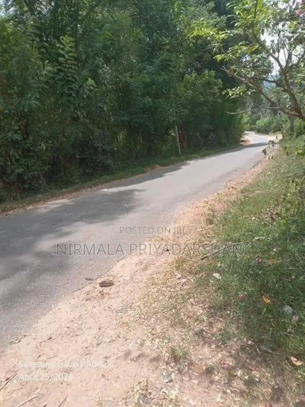 මීගහකිවුලෙන් නිවසක් සමඟ පර්චස් 185ක සරුසාර ඉඩමක් විකිණීමට
