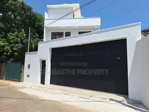 Luxury House for Sale in Boralesgamuwa
