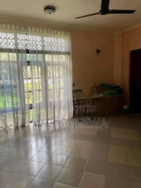 2 Storey 4 Rooms House Rent in Ja Ela