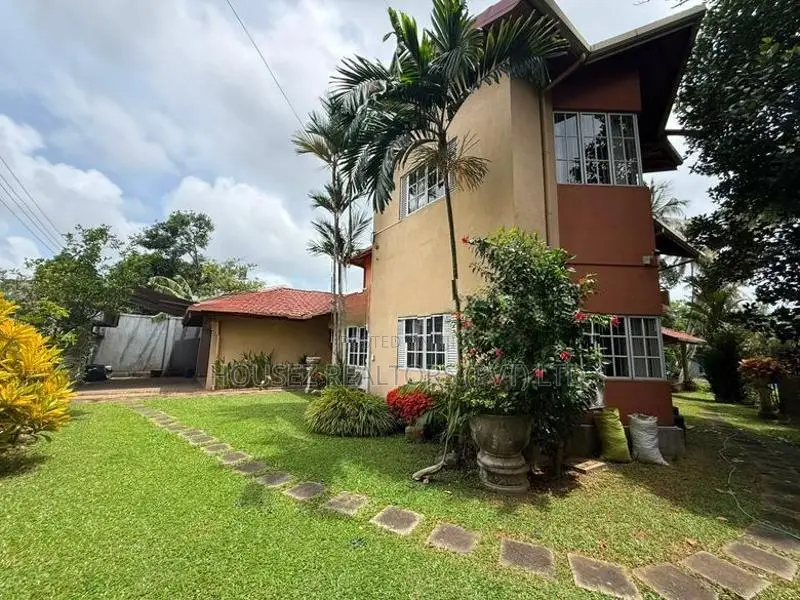 Luxury 4-Bedroom House for Sale in Pelawatte, Battaramulla