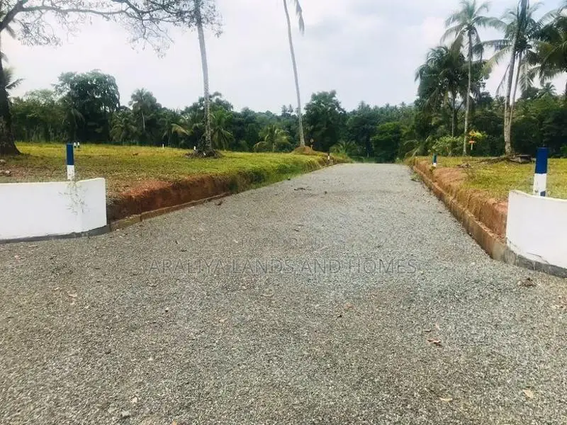 Land for Sale ගම්පහ කිරිදිවැල 231 බස් පාර අසලින්