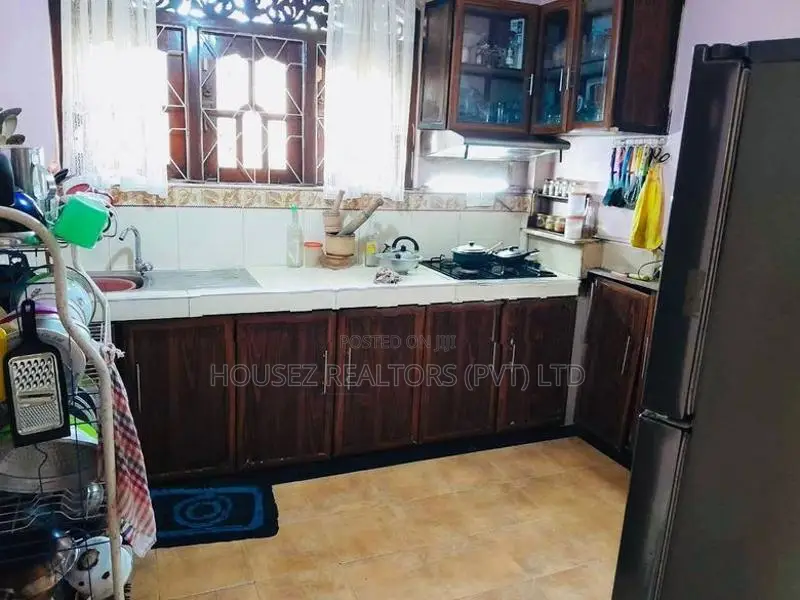 Spacious 4-Bedroom House for Sale – Minuwangoda