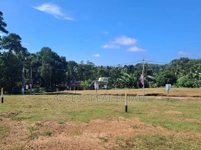 Land in Meegoda