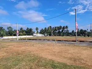Land in Meegoda