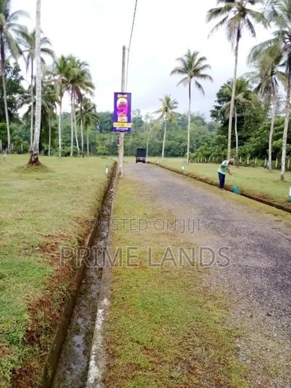 සියලු පහසුකම් සමගින් පදිංචියට වටිනා ඉඩම් මුනගම