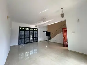 3-Storey 4BR House For Rent in Battaramulla |EH424