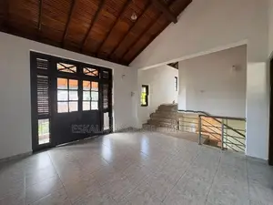 3-Storey 4BR House For Rent in Battaramulla |EH424