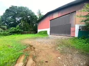 ( GC-1095)Valuable Commercial 6000SQFT Stores Building Rent in Meegoda