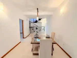 4 Bedrooms Luxury Brand New House for Rent Pelawaththa