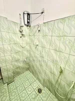 6 Bedroom House for Sale in Rajagiriya with Rooftop