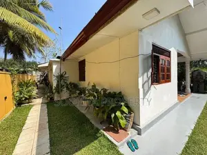 Newly House with 3 Bedrooms for Sale in Bandaragama