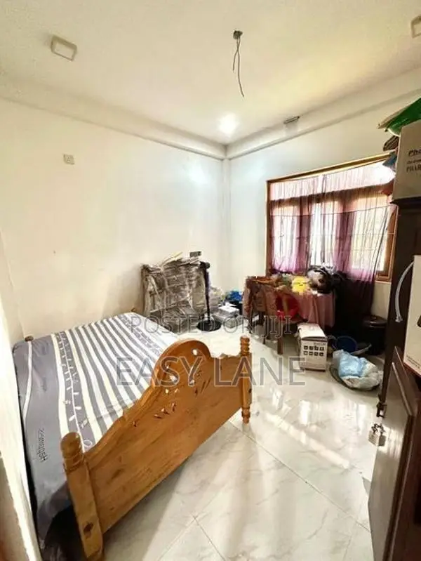 බණ්ඩාරගම පර්චස් 10 වටිනා දෙමහල් නිවස