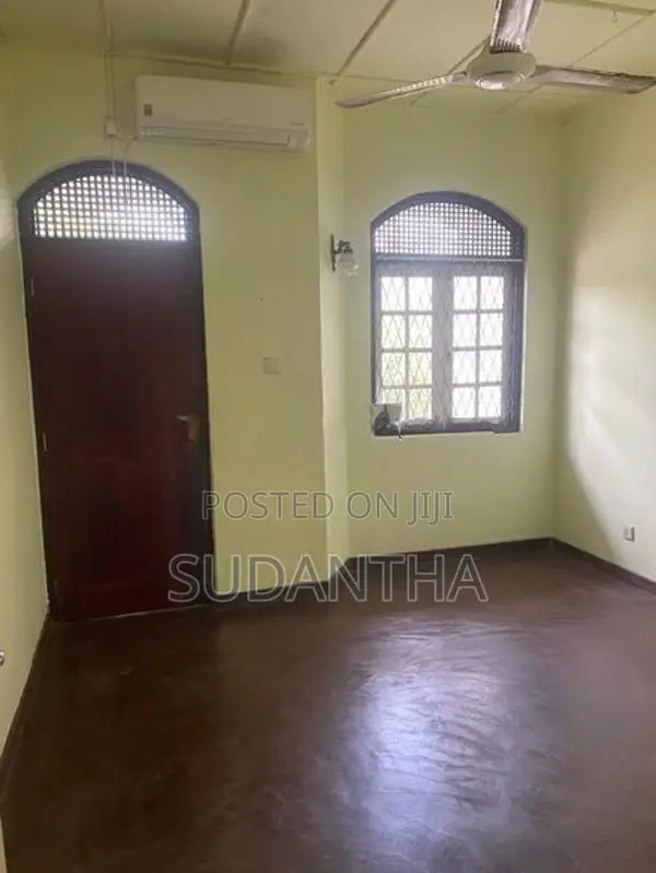House for Rent - 3 Bedrooms (2xAC) Pelawatte