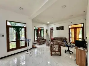 බණ්ඩාරගම පර්චස් 10 වටිනා දෙමහල් නිවස