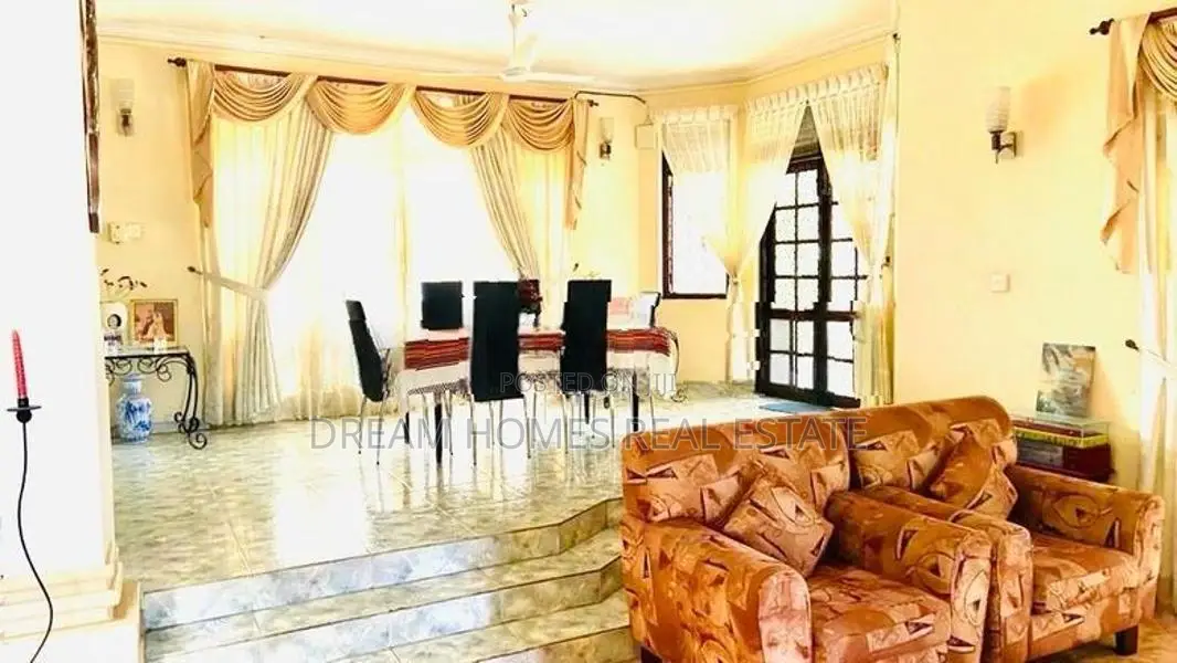Spacious Luxury Two-Storey House for Sale – Kotte (Angampitiya Road)