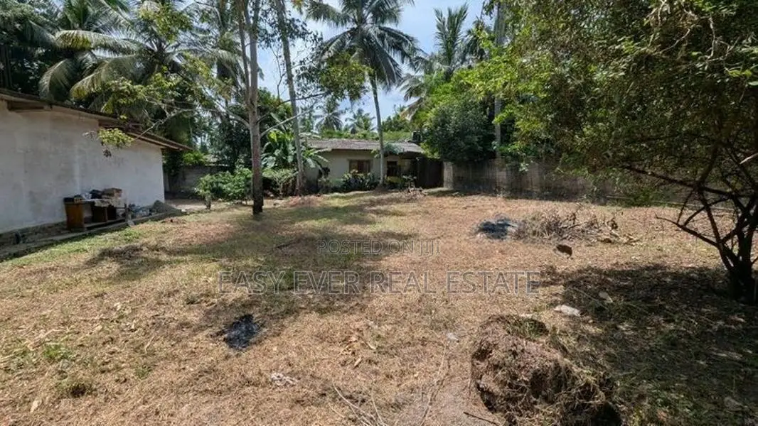 කළගෙඩිහේන පර්චස් 15 / ST 13943