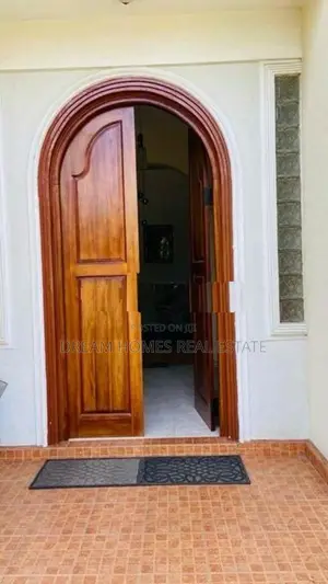 Spacious Luxury Two-Storey House for Sale – Kotte (Angampitiya Road)