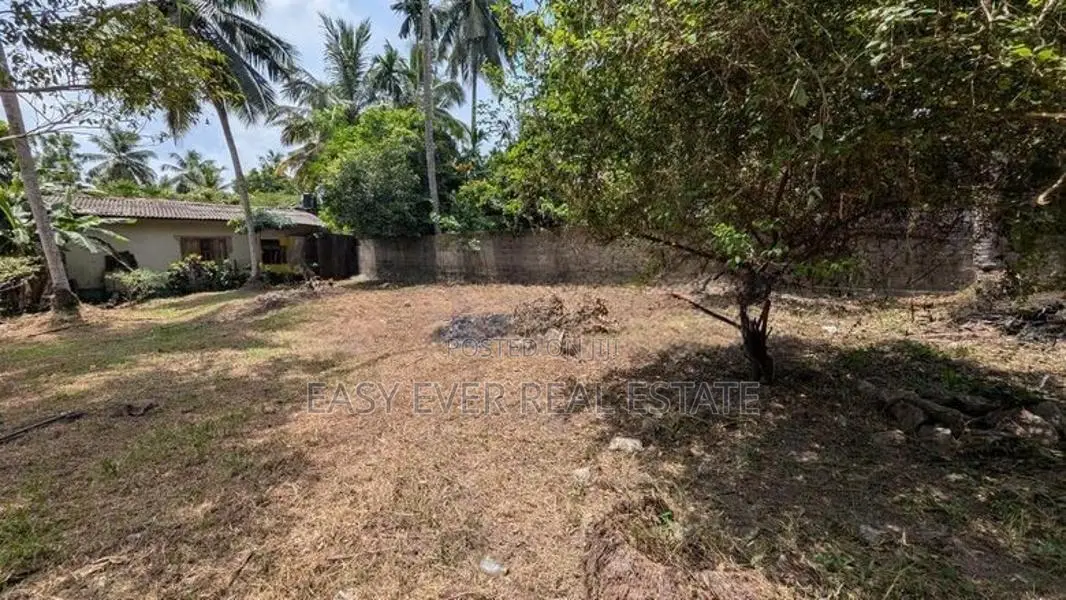 කළගෙඩිහේන පර්චස් 15 / ST 13943