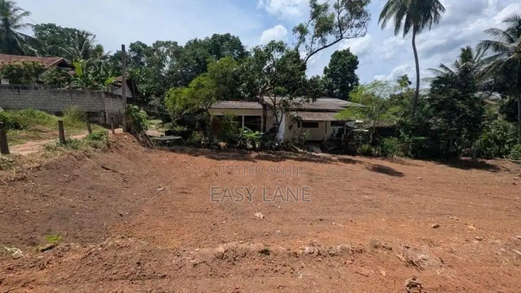 යක්කල නගරය ආසන්නයෙන් වටිනා නේවාසික බිම් කොටසක් / YS 14729