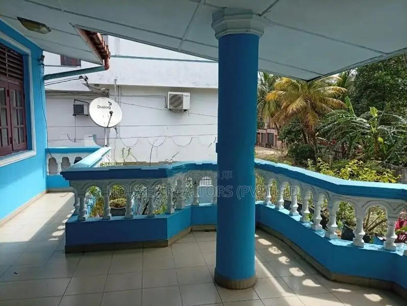 Spacious 4-Bedroom House for Sale Near Kandy Road