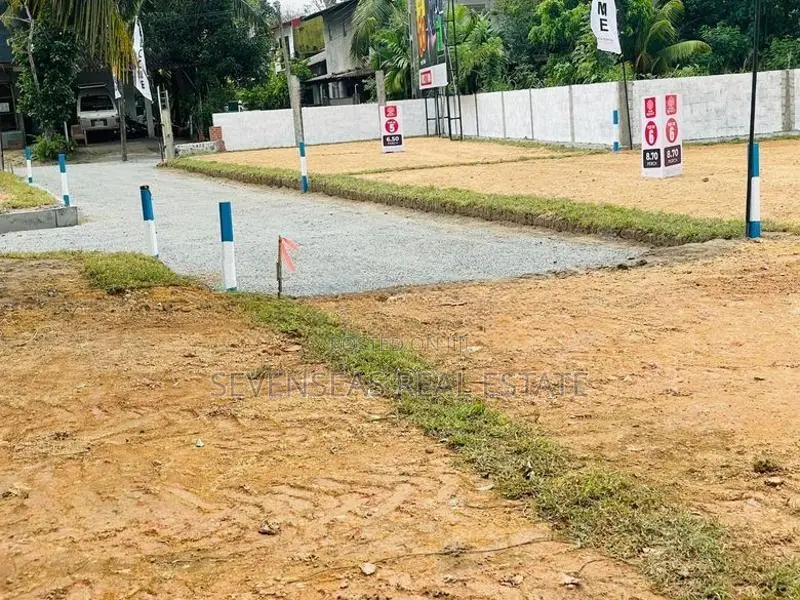 Residential Land for Sale in Kahathuduwa Polgasowita