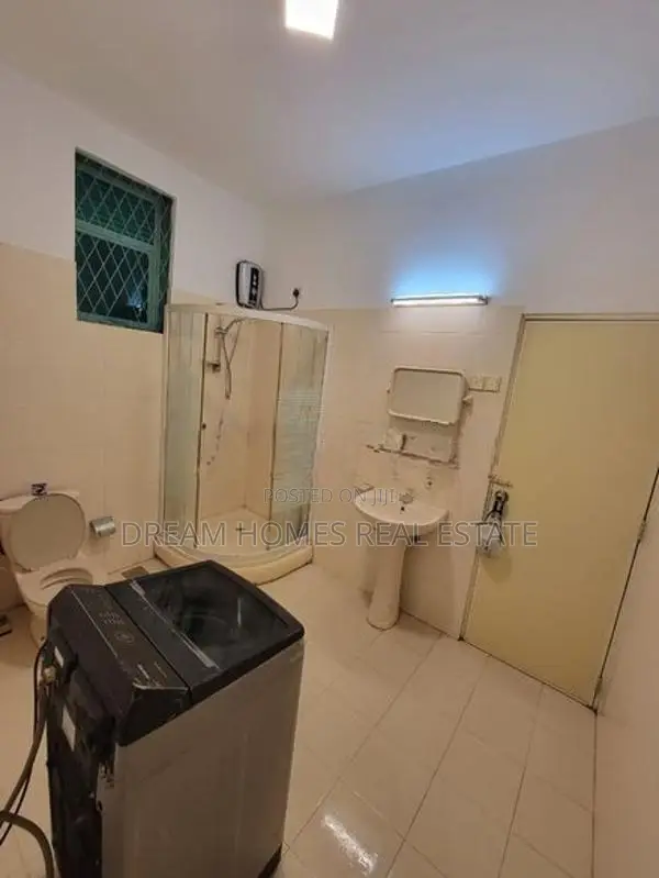 පැලවත්තේ කාමර 8ක නිවසක් කුලියට