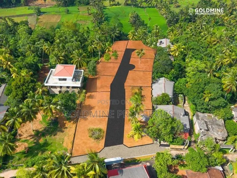 Land for sale in Kesbewa-Bandaragama road