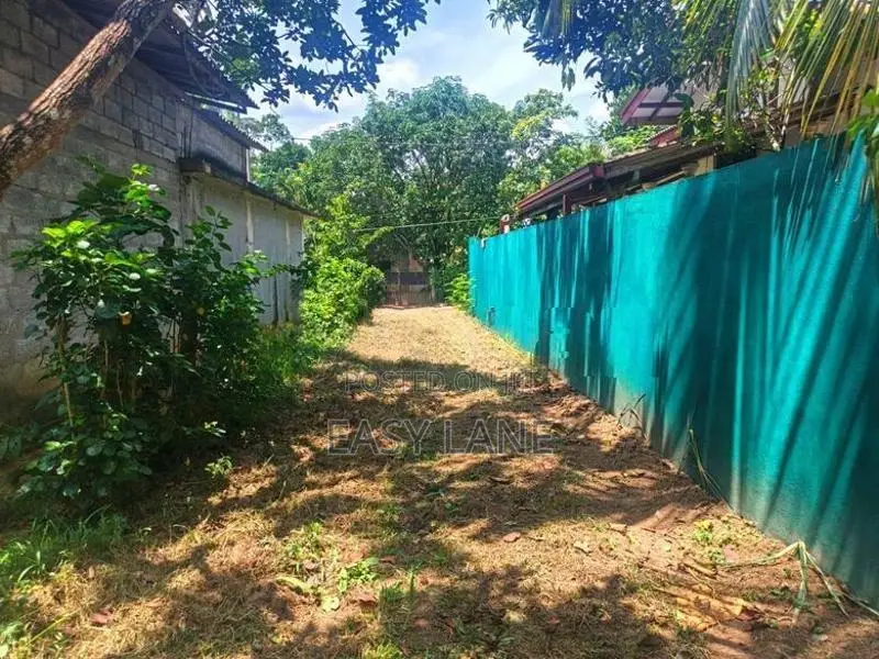 වැලිවේරිය නගරයට ආසන්නයේ පර්චස් 15 / YS 12656