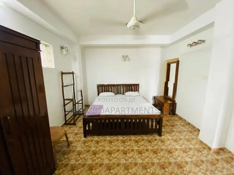 Apartment for Short-Term Stay in Wellawatta Property Code (CSH101)