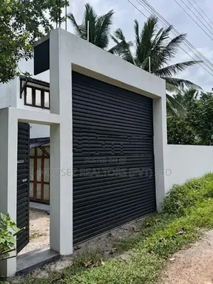 Modern 4-Bedroom House for Sale in Pokunuwita