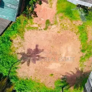 කඩවත – Highway Entrence ලගින් නේවාසික ඉඩමක්