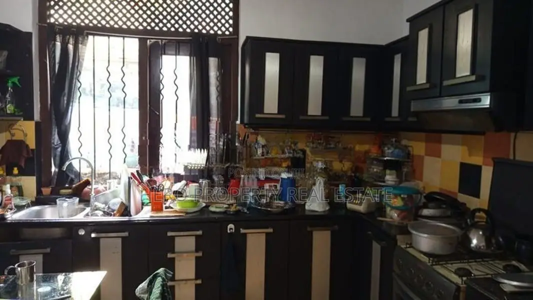 HMS061 - House and A Land for Sale in Battaramulla